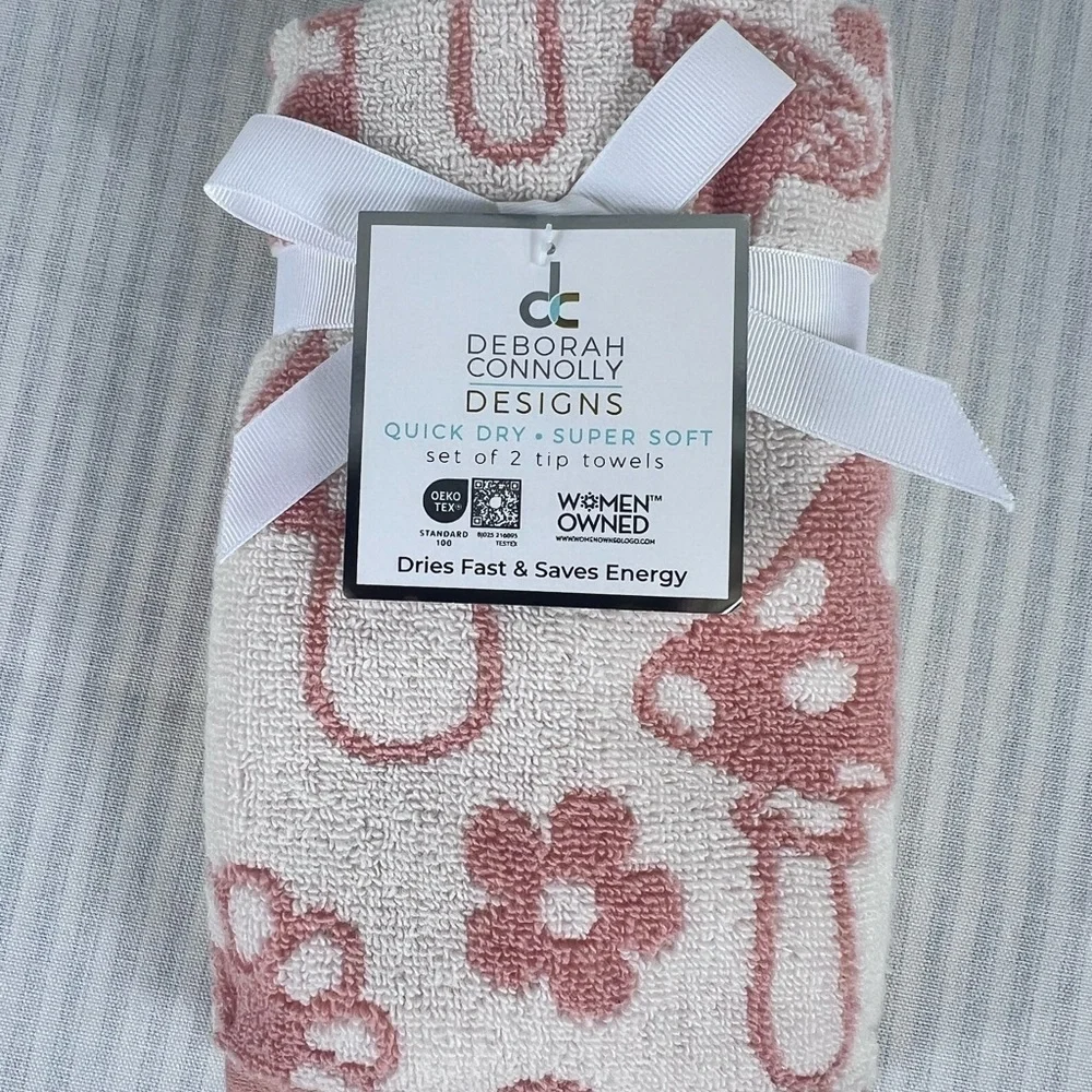 Deborah Connolly Mushroom Finger Tip Towels Pink White Quick Dry Set of 2 NEW
